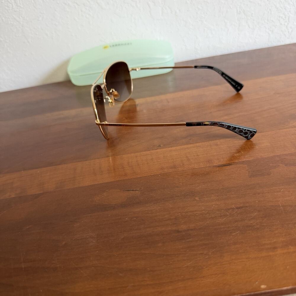 Coach HC7028 Jaclyn Gold Dark Tortoise Round Eye Aviator Sun Glasses 53-18-140 - Picture 4 of 6